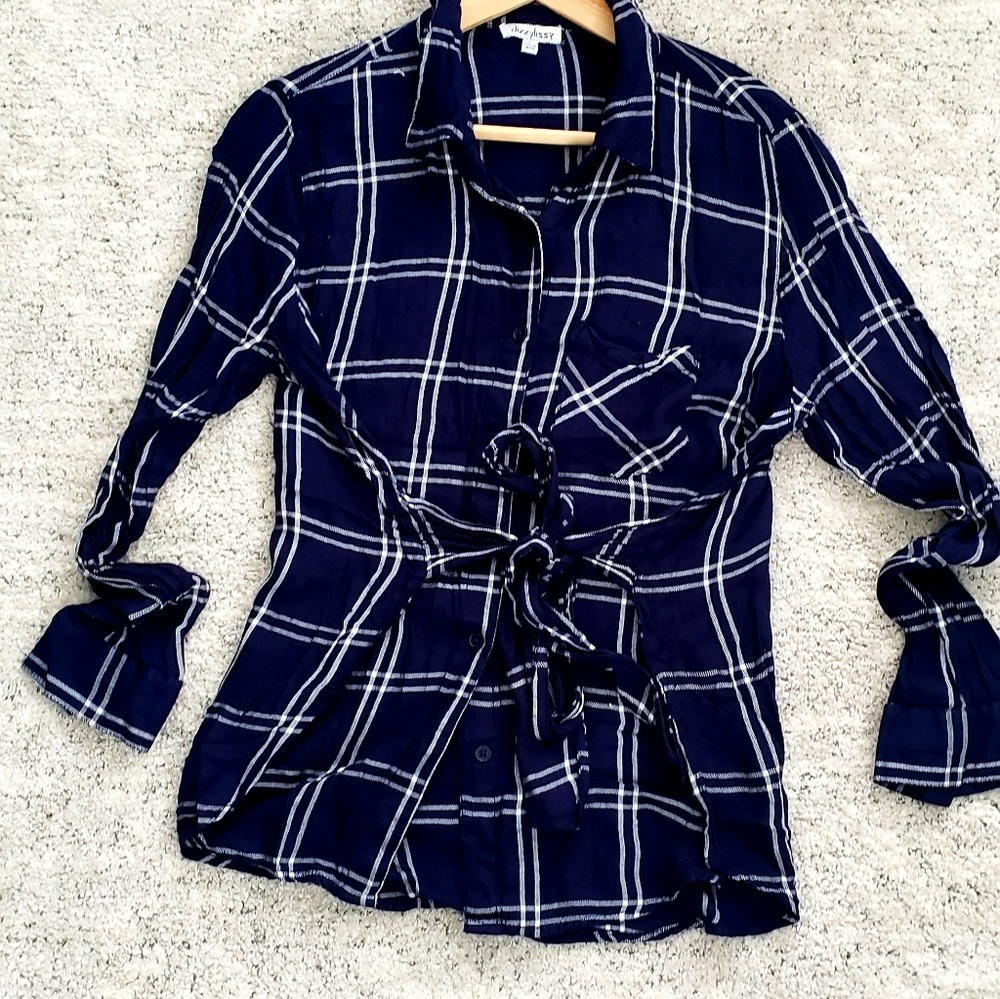 Navy blue and white button down w/tie